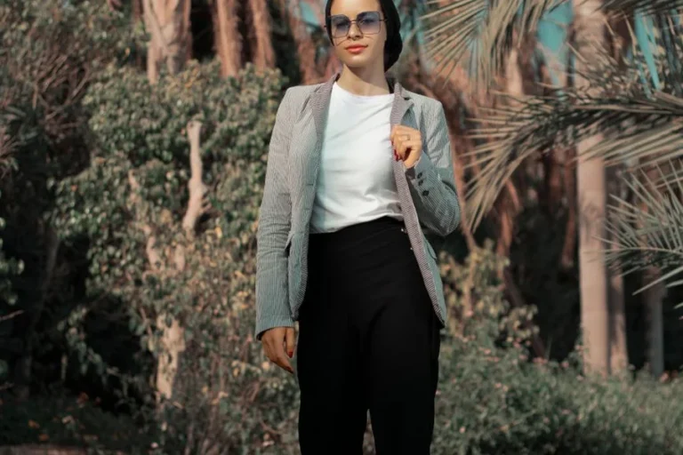 What to Wear to a Casual Job Interview: Female Guide