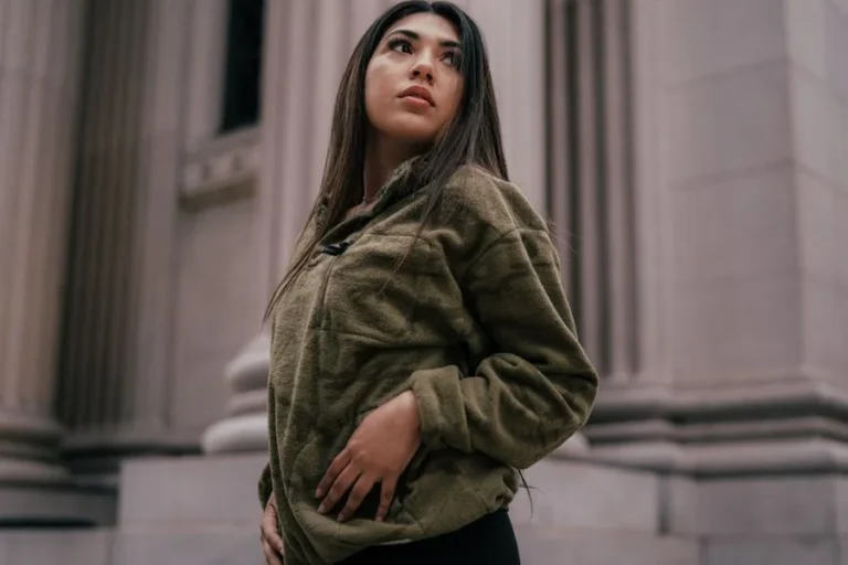 What Colors Go With Olive Green Clothing: A Guide